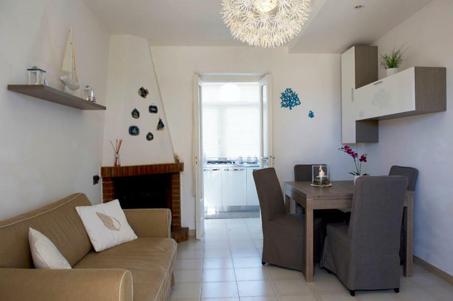 Case Per Vacanze Torre Incina โปลีญาโนอามาเร ภายนอก รูปภาพ